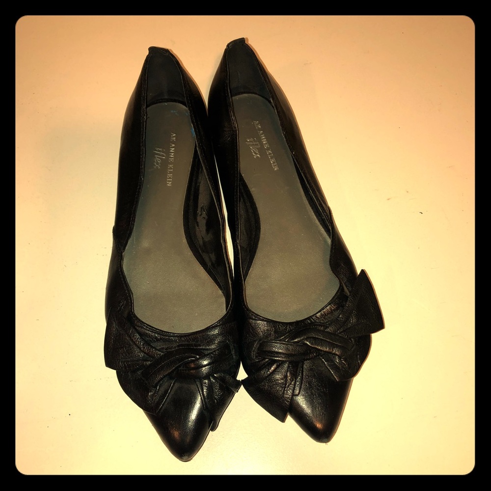 Black bow flats